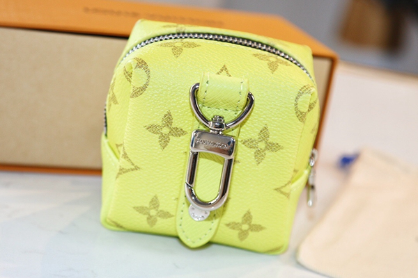 ブランドキーホルダー正面デザイン